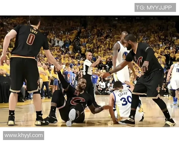 勇士与骑士首场对决精彩回顾与赛后分析