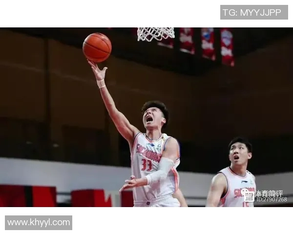 韩硕：从篮球场上的新星到商业领域的多面手，如何实现人生的华丽转身