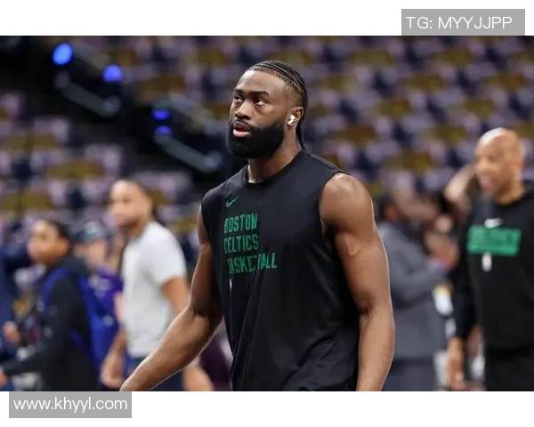 杰伦布朗如何在NBA赛场上展现领导力与个人魅力