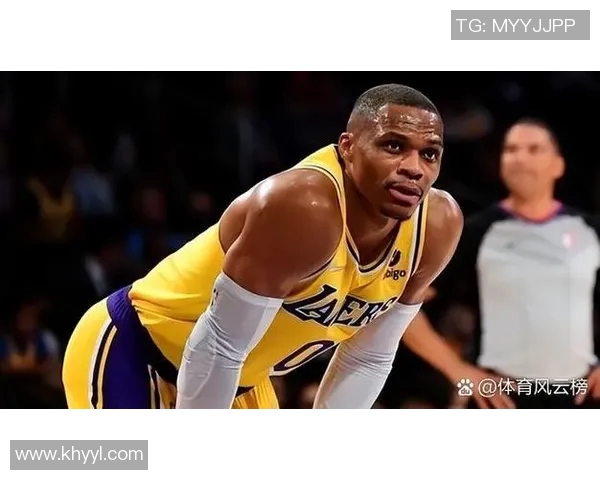 拉塞尔威斯布鲁克的篮球传奇与职业生涯的辉煌成就回顾