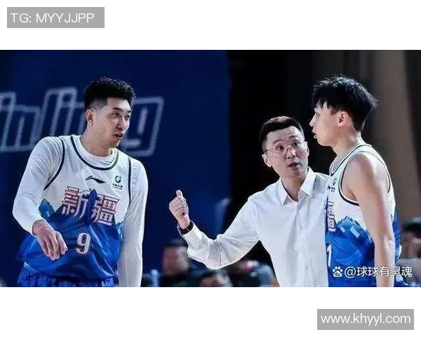 新疆男篮迎战八一男篮争夺季后赛席位的关键之战